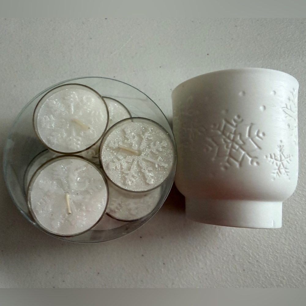 🤍❄️ILLUMINATIONS White Snowflake Candle Holder + Snowflake Candle Pack NWT